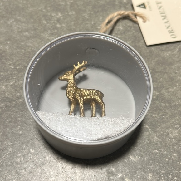 Deer On Snow, Christmas Ornament By Horizon Group 2023. NWT - Picture 2 of 3